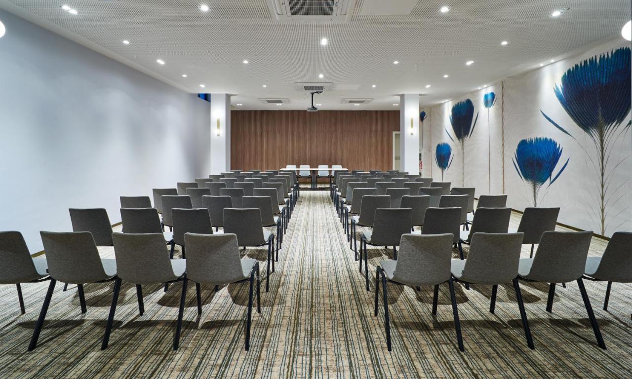 Radisson Hotel City Centre Odesa Exterior photo