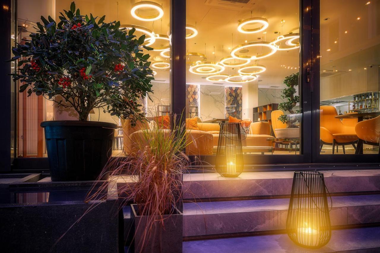 Radisson Hotel City Centre Odesa Exterior photo